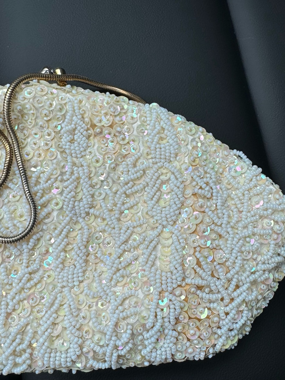 Bridal Sequin & Seed Ivory Cream Kiss Clasp Purse -Handcrafted in Hong Kong - Picture 2 of 5